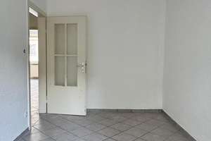 Frisch renovierte 3-Zimmer-Wohnung mit Balkon – Alleestraße 59, 41061 Hardterbroich-Pesch, Mönchengladbach – Vorschaubild 2