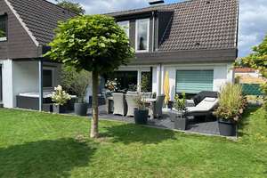 Freistehendes Einfamilienhaus / Zweifamilienhaus in Neudorf