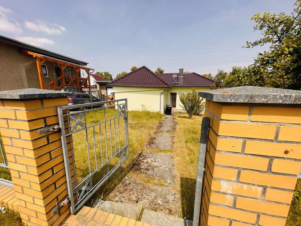 Immobilie in Zehdenick - Zehdenick: Handwerkerobjekt mit 697?m²  GST inkl. Garten, Garage & Schuppen - nur 1,3?km zum Bahnhof - Bild 2