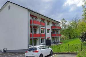 großzügige Wohnung mit Balkon in komplett saniertem Wohnobjekt in guter, zentraler Lage von Siegen