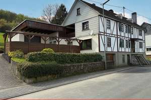 Freiraum für Ideen, die Platz brauchen 
Einfamilienhaus mit kleiner Werkstatt  – Die vollständige Adresse der Immobilie erhältst du vom Anbieter., 57562 Herdorf – Vorschaubild 1