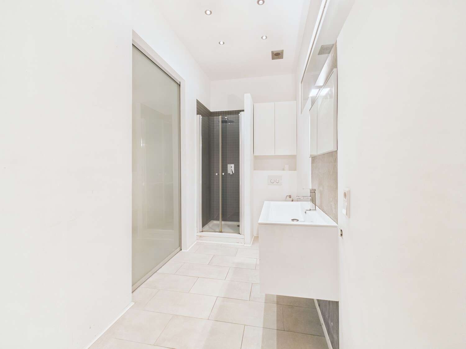 Taunusstraße: Einzigartige 3-Zimmer-Stadtwohnung mit Aufzug, Balkon und romantischer Terrasse, Wiesbaden – Bild 4