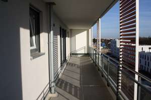 Moderne DG-Wohnung, WG-geeignet, teil-möbliert, Aufzug mit ALPEN-WEITBLICK!  – Margarethe-Selenka-Straße 14, 81737 Altperlach, München – Vorschaubild 4