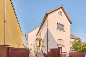 2 für 1: Zwei Einfamilienhäuser auf einem Grundstück mit Garten und gemeinsamen Innenhof – Die vollständige Adresse der Immobilie erhältst du vom Anbieter., 67227 Flomersheim, Frankenthal (Pfalz) – Vorschaubild 2