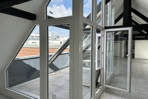 Mitten in der Stadt! Ruhige Dachgeschosswohnung mit kl. Terrasse im  Altbau sucht Individualisten!