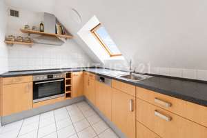 Familien(t)raum im Dachgeschoss – Ruhige 4-Zimmer-Wohnung in Wiesbaden-Bierstadt – Die vollständige Adresse der Immobilie erhältst du vom Anbieter., 65191 Bierstadt, Wiesbaden – Vorschaubild 4