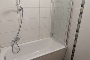 Provisionsfreie, helle 3-Zimmer-Dachgeschosswohnung mit verglaster Loggia, Blick ins Grüne & Aufzug – Kinzigstrasse 8, 38120 Weststadt, Braunschweig – Vorschaubild 10