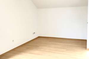 Sehr schöne 1-Zimmer-Dachgeschoß-Wohnung Nähe Kreisklinikum Siegen-Weidenau und Universitätät – Die vollständige Adresse der Immobilie erhältst du vom Anbieter., 57076 Weidenau, Siegen – Vorschaubild 3