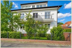 Wohnen und Arbeiten stilvoll verbinden: 3-Familien-Haus mit großzügigem Garten – Die vollständige Adresse der Immobilie erhältst du vom Anbieter., 12587 Friedrichshagen, Berlin – Vorschaubild 2