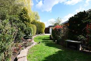 Familienfreundlicher Bungalow auf Traumgrundstück in Isernhagen Gartenstadt Lohne! – Die vollständige Adresse der Immobilie erhältst du vom Anbieter., 30916 Isernhagen – Vorschaubild 8