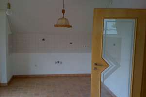 Ansprechende 4-Zimmer-Wohnung mit gehobener Innenausstattung mit Balkon in Münster – Südendstraße 13, 86692 Münster – Vorschaubild 3