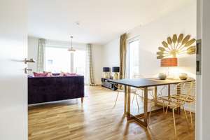 Stilvoll & großzügig wohnen: Hochwertige 3-Zimmer-Wohnung mit Eichenholzfußboden – sofort verfügbar – Göttinger Chaussee 267 C, 30459 Oberricklingen, Hannover – Vorschaubild 1
