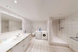 RE/MAX – Möbliertes Haus mit großem Garten nähe Landshut zu kaufen! – Die vollständige Adresse der Immobilie erhältst du vom Anbieter., 84028 Altstadt, Landshut – Vorschaubild 15