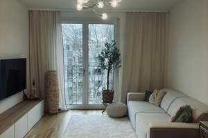 Helle 3-Zimmer-Wohnung mit Balkon & 2 Bädern in Pempelfort