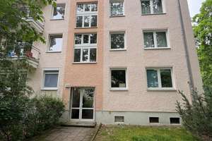 Bezugsfrei - Provisionsfrei- 3-Zimmer-Wohnung + Stellplatz in Berlin Baumschulenweg