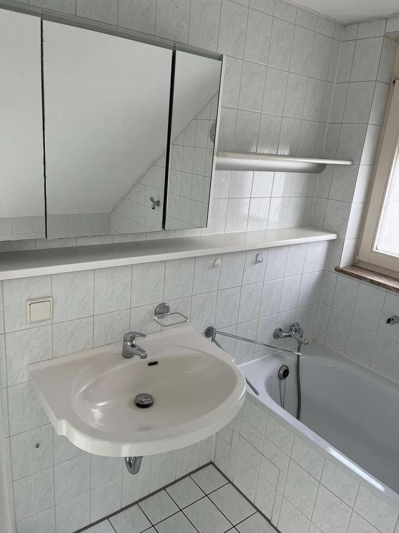 Immobilie in Oberstenfeld - Toll geschnittene helle Dachgeschosswohnung in Oberstenfeld provisionsfrei! - Bild 11