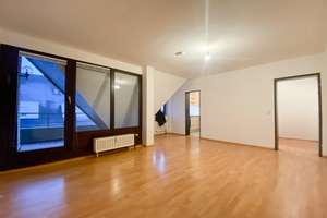Bremen - Geräumige 1-Zimmer-Dachgeschosswohnung, Fahrstuhl, Balkon und Einbauküche und Flurbereich – Danziger Straße 11, 28237 Lindenhof, Bremen – Vorschaubild 4