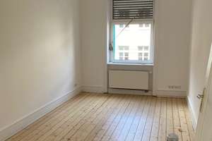 Kernsanierte Altbauwohnung mit Tageslichtbad und EBK in der Neckarstadt!