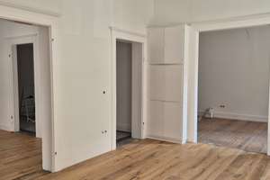 Sanierte geräumige 4-Zimmerwohnung nahe Gutenbergplatz – Gabelsbergerstraße 9, 76135 Weststadt, Karlsruhe – Vorschaubild 3