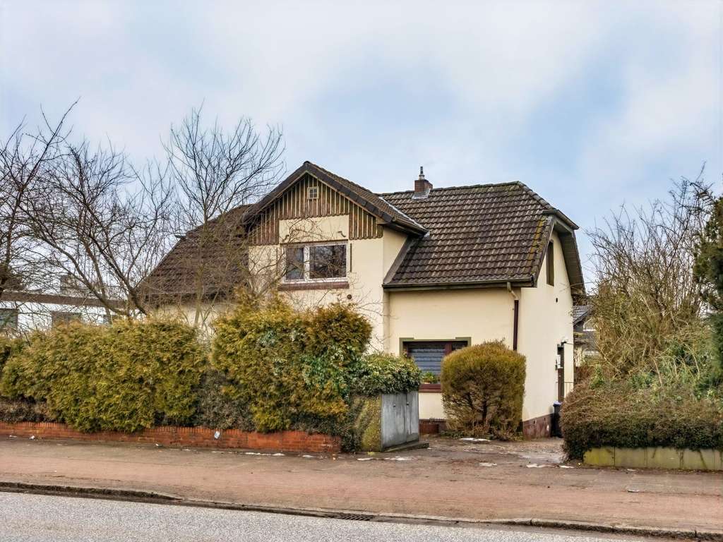 Immobilie in Norderstedt - Entwicklungsstarke Kapitalanlage – Mehrfamilienhaus mit 2 frei verfügbaren Wohnungen - Bild 0