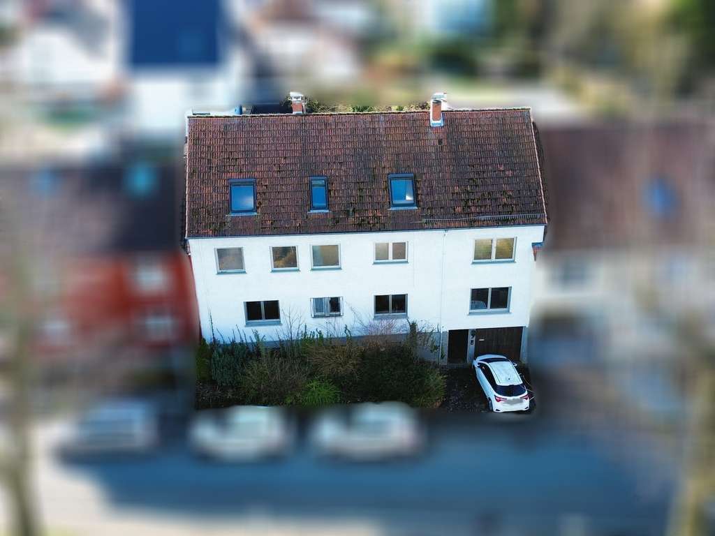 Immobilie in Freigericht - Großzügiges Zweifamilienhaus mit viel Potenzial in begehrter Lage von Freigericht-Somborn - Bild 1