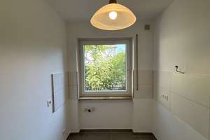 Sanierte 2-Zimmer-Wohnung mit Süd-Terrasse und Duplexparkplatz in Schwabing-Biederstein – Maasweg 1, 80805 Biederstein, München – Vorschaubild 8