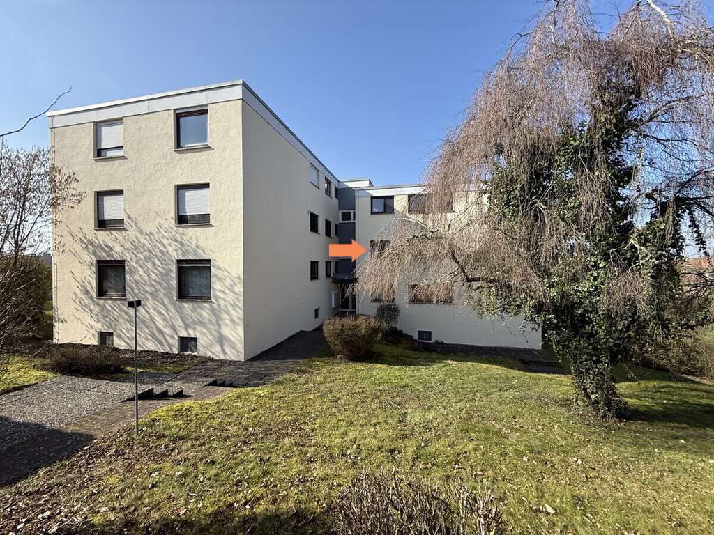 Immobilie in Vellberg - 3-ZIMMER-EIGENTUMSWOHNUNG
MIT BALKON UND STELLPLATZ
IN VELLBERG-DÜRRSCHING - Bild 2