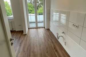 Sanierte Wohnung mit Balkon & Garten: attraktive 3,5-Zimmer-Wohnung in Schüren – Schüruferstraße 244, 44269 Schüren, Dortmund – Vorschaubild 2