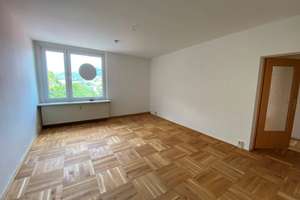 Echtholzparkett und Mega-Ausblick - Was will man mehr?! – Friedrich-König-Straße 11, 98527 Suhl-Mitte, Suhl – Vorschaubild 1