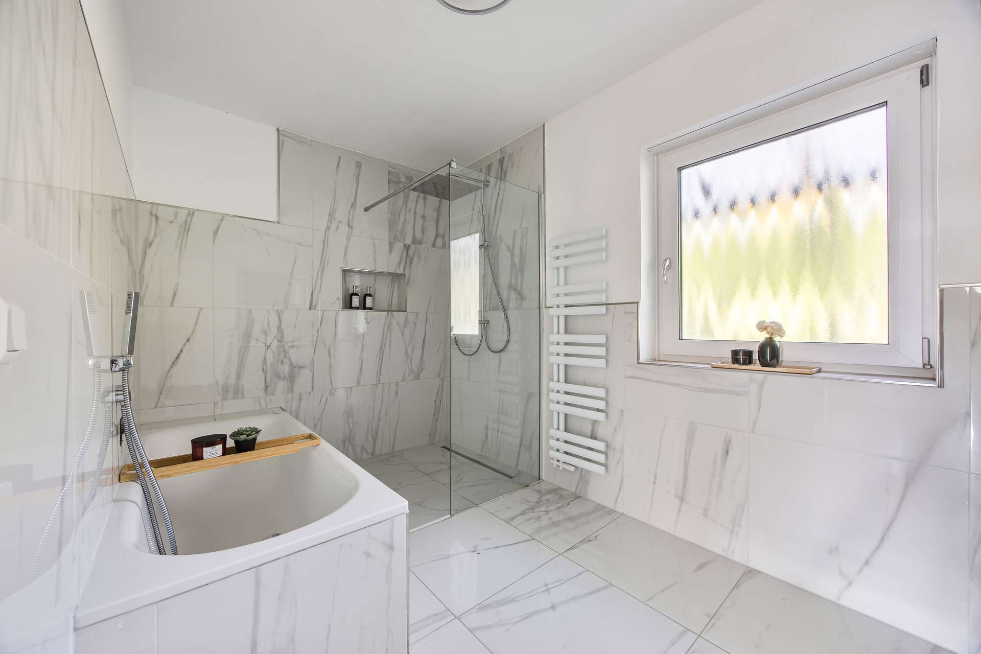 Immobilie in Veitsbronn - Modernes Dreifamilienhaus - Perfekt für Familien - Bild 3