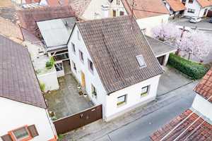 Kaiserstuhl-Idylle: Charmantes Haus mit Scheune, Doppelgarage und Ausbaupotenzial – Emmendingen (Kreis) – Vorschaubild 1