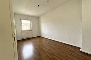Renovierte 3,5-Zimmer-Wohnung mit Balkon und Einbauküche in Gelsenkirchen Berger Feld – Darler Heide 72, 45891 Erle, Gelsenkirchen – Vorschaubild 2