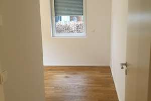 Helle 3-Zimmer-Wohnung mit 168 m² Privatgarten im Hinterhof - Alt-Hohenschönhausen – Sandinostraße 2C, 13055 Alt-Hohenschönhausen, Berlin – Vorschaubild 9