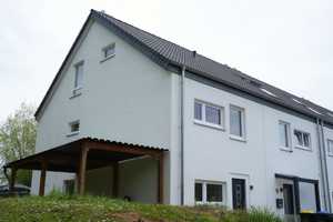 Erstbezug ! Energieeffizientes Reiheneckhaus mit Carport - Klimaschutzsiedlung Düren – Düren (Kreis) – Vorschaubild 1