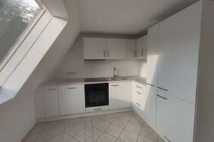 Modernisierte Dachgeschoss Wohnung Waldtrudering ohne Balkon