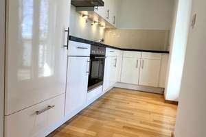 Stilvolle Wohnung, großer Balkon mit freiem Blick zur  reizvollen Parklandschaft des Alsterlaufs – Die vollständige Adresse der Immobilie erhältst du vom Anbieter., 22399 Lemsahl-Mellingstedt, Hamburg – Vorschaubild 7