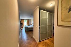 Wohnen 
auf hohem Niveau
Stilvolle Eigentumswohnung
mit großzügigem Garten 
in  D-Unterbach – Die vollständige Adresse der Immobilie erhältst du vom Anbieter., 40627 Unterbach, Düsseldorf – Vorschaubild 23