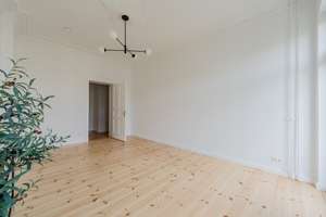 Modernisierter Altbau mit Balkon und Fahrstuhl – Elbestraße 36, 12045 Neukölln (Ortsteil), Berlin – Vorschaubild 6