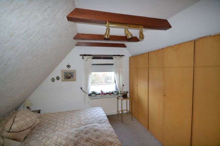 Immobilie in Groven - Vielseitig nutzbares Wohnhaus in ruhiger Seitenstraßenlage von Lunden - Bild 10