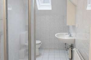 Modernisierte 2,5-Zimmer-Wohnung im Dachgeschoss – Grünstr. 12, 45326 Altenessen-Süd, Essen – Vorschaubild 6
