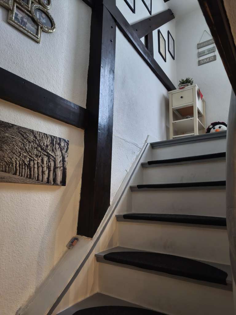 Immobilie in Hamm (Sieg) - Energetisch sanierties charmantes Fachwerkhaus mit 2 PKW Stellplätzen - Bild 4