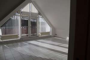 Helle 2-Zimmer-Dachgeschosswohnung mit Balkon und Aufzug. Nähe Musiktheater! – Wilhelminenstr. 39B, 45881 Schalke, Gelsenkirchen – Vorschaubild 3