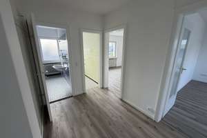 Großzügige 3-Zimmer-Wohnung (108m²) mit Balkon in Augsburg-Lechhausen – Die vollständige Adresse der Immobilie erhältst du vom Anbieter., 86165 Lechhausen-Ost, Augsburg – Vorschaubild 6