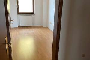 Gepflegte Wohnung mit viereinhalb Zimmern in Fürth, WG geeignet – Leyherstr. 53, 90763 Südstadt Industriegebiet, Fürth – Vorschaubild 12
