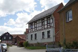 Ein- bis Zweifamilienhaus mit diversen Neben- und einen Scheunengebäude – Die vollständige Adresse der Immobilie erhältst du vom Anbieter., 7368 Remptendorf – Vorschaubild 3