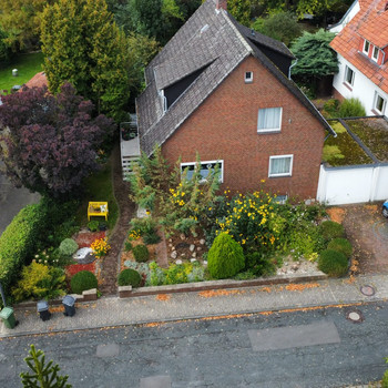  von Privat: Gemütliches 2-Familien-Haus mit Wintergarten, Garten & Potenzial