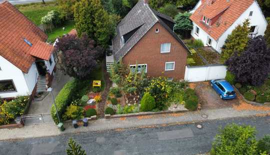 Bild von  von Privat: Gemütliches 2-Familien-Haus mit Wintergarten, Garten & Potenzial