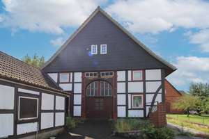 Denkmalgeschütztes EFH mit Gestaltungspotenzial in Vorstadtlage – Die vollständige Adresse der Immobilie erhältst du vom Anbieter., 31737 Rinteln – Vorschaubild 1