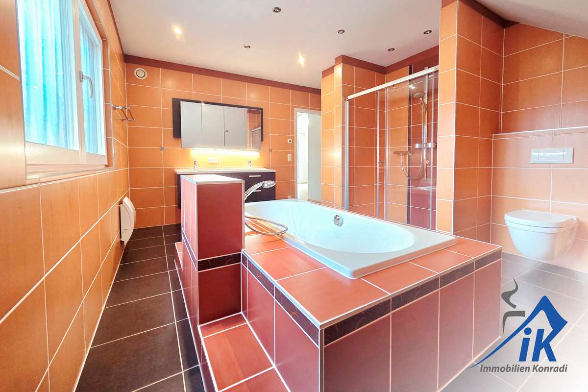 Immobilie in Wiesbach - IK | Wiesbach: Großzügiges Einfamilienhaus mit großem Grundstück und möglicher Einliegerwohnung - Bild 16