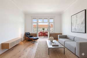 Hochwertig sanierte Altbauwohnung: Lichtdurchflutetes Raumwunder mit Balkon in Berlin Westend – Die vollständige Adresse der Immobilie erhältst du vom Anbieter., 14059 Westend, Berlin – Vorschaubild 2